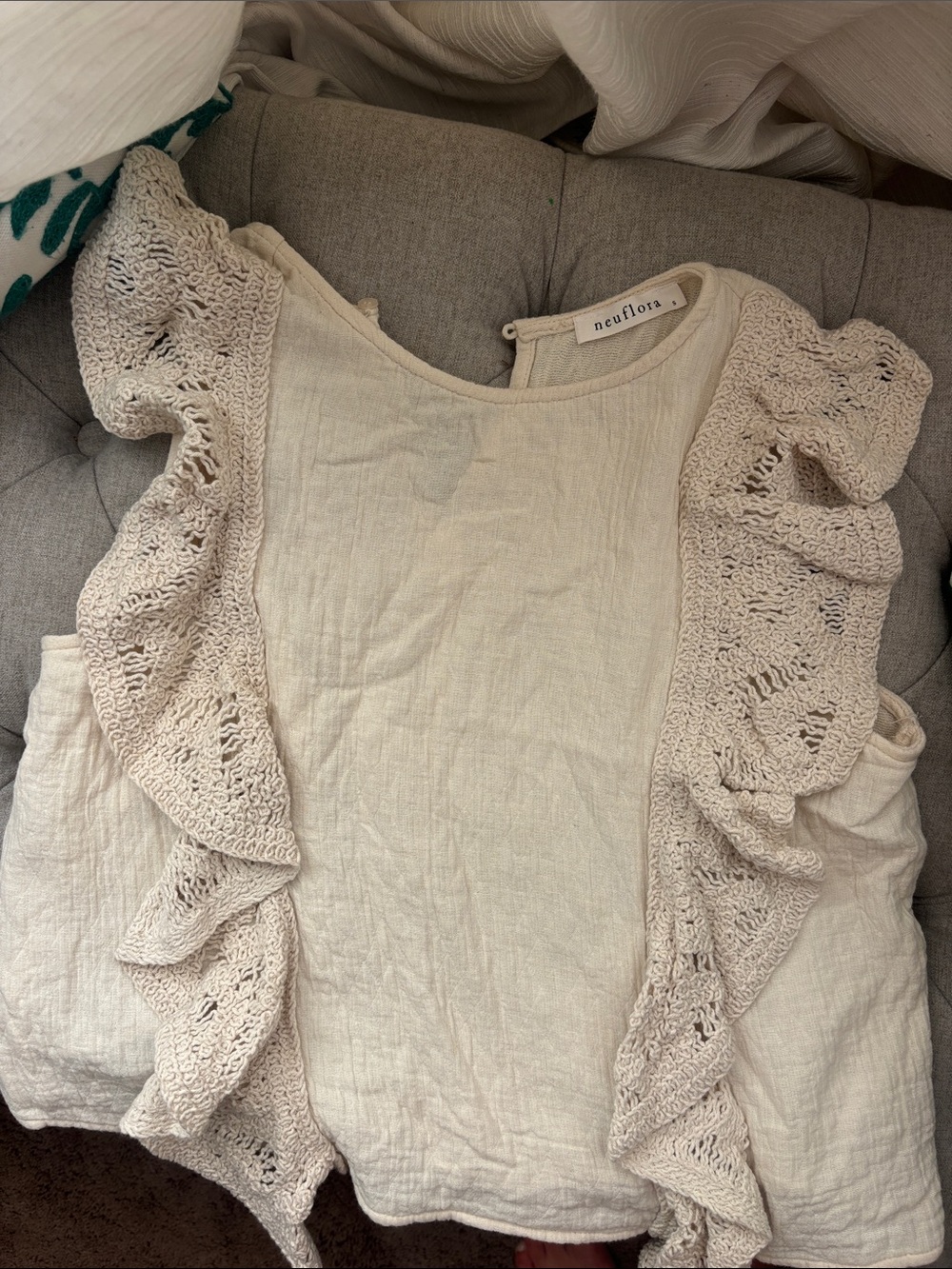 Neuflora Women’s Cream Ruffle Crochet-Trim Tank Top